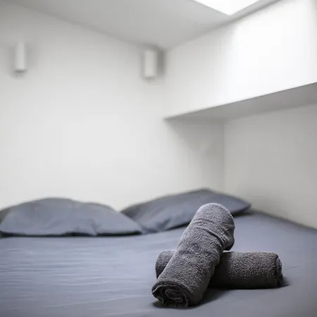 Vieux - Dernier Etage Climatise شقة نيس