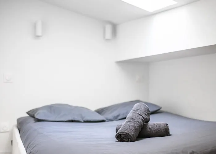 Vieux - Dernier Etage Climatise شقة *